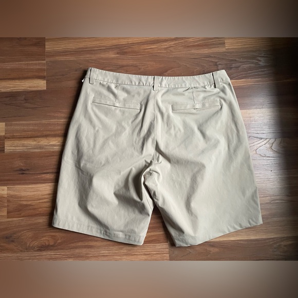 Lululemon Commission Classic-Fit Short 9" *Warpstreme | men’s size 36 - Picture 5 of 7